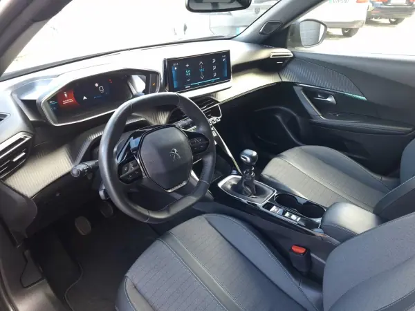 Peugeot 2008 2023 - 17490 EUR, 52424 km - 52424km - foto 10 de 19