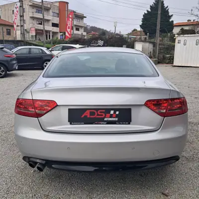 Audi A5 2009 - 13490 EUR, 258000 km - AUTO.MOTO.pt - 258000km - foto 7 de 20
