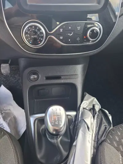 Renault Captur 2018 - 13500 EUR, 113500 km - AUTO.MOTO.pt - 113500km - foto 20 de 29