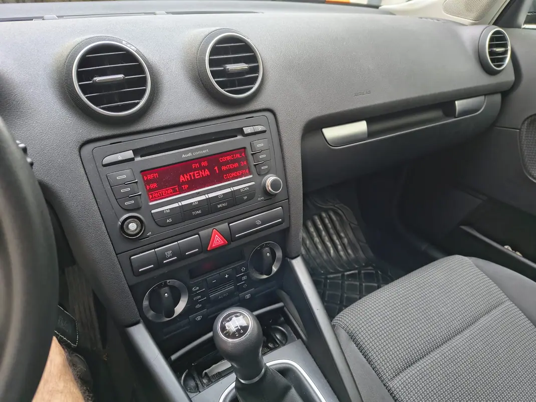 Audi A3 Sportback 2008 - 7500 EUR, 145000 km - AUTO.MOTO.pt - 145000km - foto 8 de 16