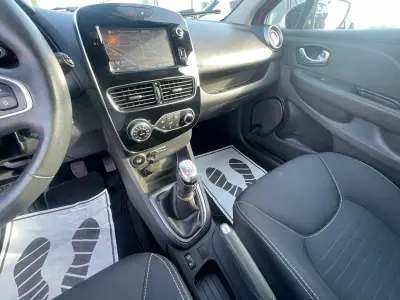 Renault Clio 2017 - 11950 EUR, 94905 km - AUTO.MOTO.pt - 94905km - foto 17 de 27