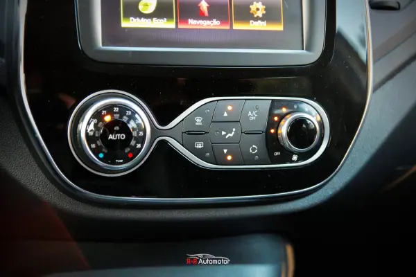 Renault Captur 2019 - 14800 EUR, 98000 km - AUTO.MOTO.pt - 98000km - foto 20 de 27