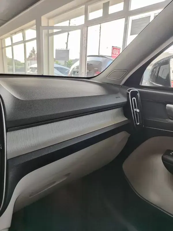 Volvo XC 40 2020 - 28250 EUR, 45500 km - AUTO.MOTO.pt - 45500km - foto 32 de 35