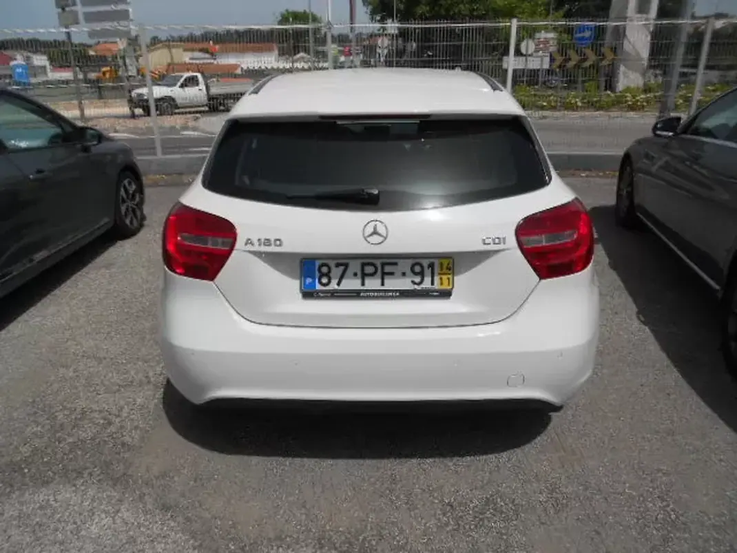 Mercedes-Benz A 180 2014 - 16900 EUR, 118688 km - AUTO.MOTO.pt - 118688km - foto 4 de 14