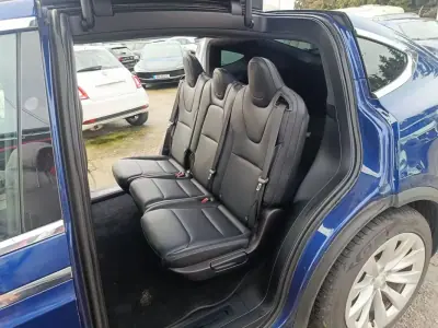 Tesla Model X 2020 - 45500 EUR, 85990 km - AUTO.MOTO.pt - 85990km - foto 27 de 38