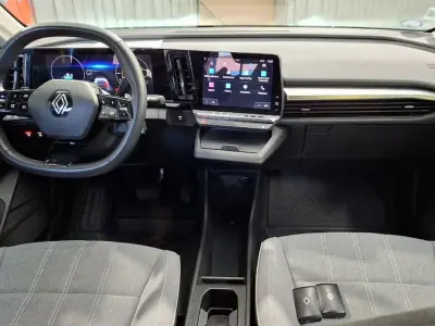 Renault Mégane E-Tech 2022 - 23750 EUR, 81257 km - AUTO.MOTO.pt - 81257km - foto 5 de 8