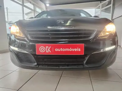 Peugeot 308 2014 - 9350 EUR, 207000 km - AUTO.MOTO.pt - 207000km - foto 3 de 34