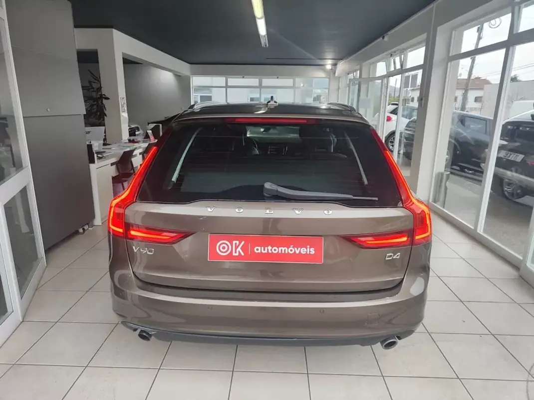 Volvo V90 2017 - 23500 EUR, 131000 km - AUTO.MOTO.pt - 131000km - foto 9 de 39