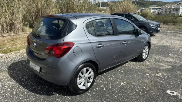 Opel Corsa 2018 - 10490 EUR, 161000 km - AUTO.MOTO.pt - 161000km - foto 5 de 15