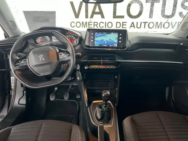 Peugeot 2008 2022 - 19500 EUR, 136000 km - AUTO.MOTO.pt - 136000km - foto 2 de 12