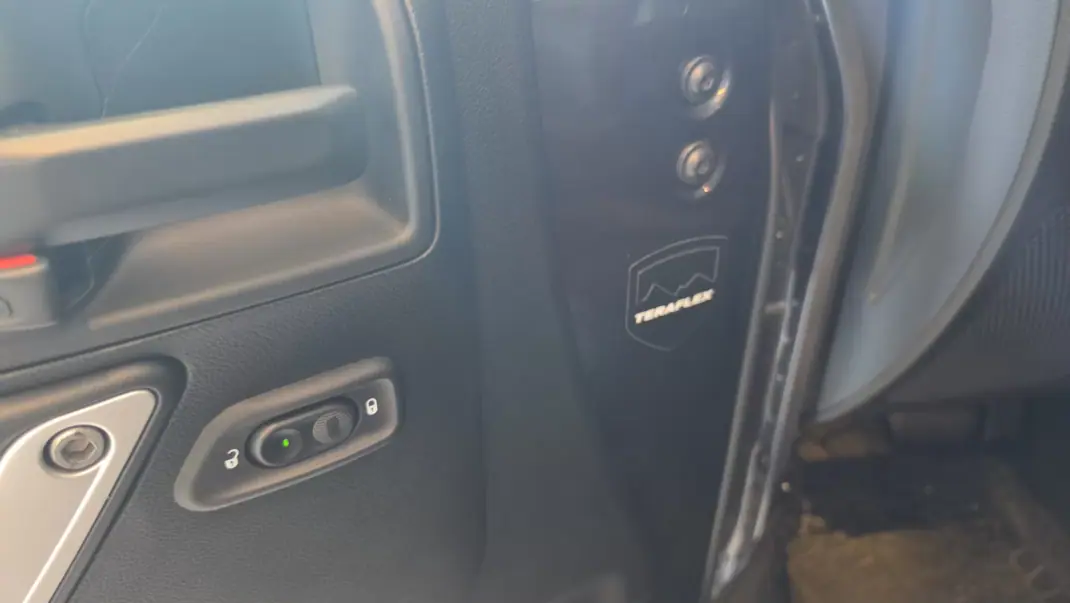 Jeep Wrangler Unlimited 2018 - 49500 EUR, 104894 km - AUTO.MOTO.pt - 104894km - foto 39 de 63