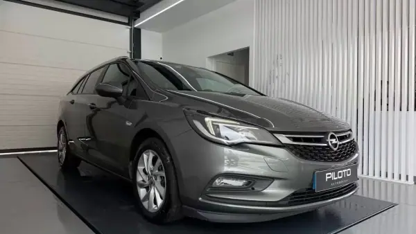 Opel Astra Sports Tourer 2019 - 10750 EUR, 156084 km - AUTO.MOTO.pt - 156084km - foto 5 de 26