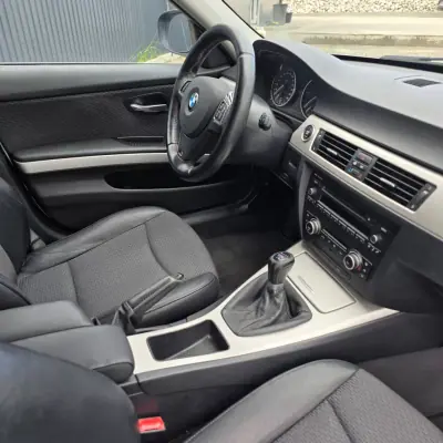 BMW 320 2010 - 12950 EUR, 136099 km - AUTO.MOTO.pt - 136099km - foto 12 de 15