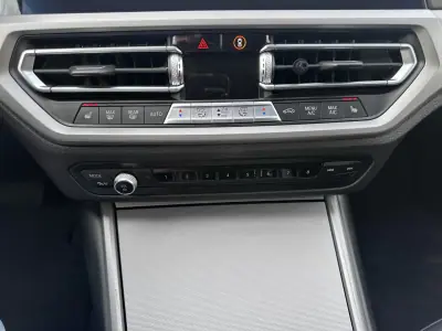 BMW 318 2021 - 27000 EUR, 180000 km - AUTO.MOTO.pt - 180000km - foto 40 de 50