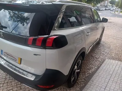 Peugeot 5008 2018 - 21890 EUR, 167073 km - AUTO.MOTO.pt - 167073km - foto 8 de 41