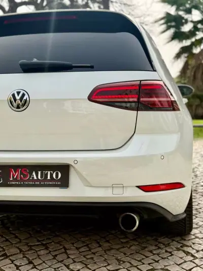 Volkswagen Golf 2017 - 23990 EUR, 87650 km - AUTO.MOTO.pt - 87650km - foto 34 de 38
