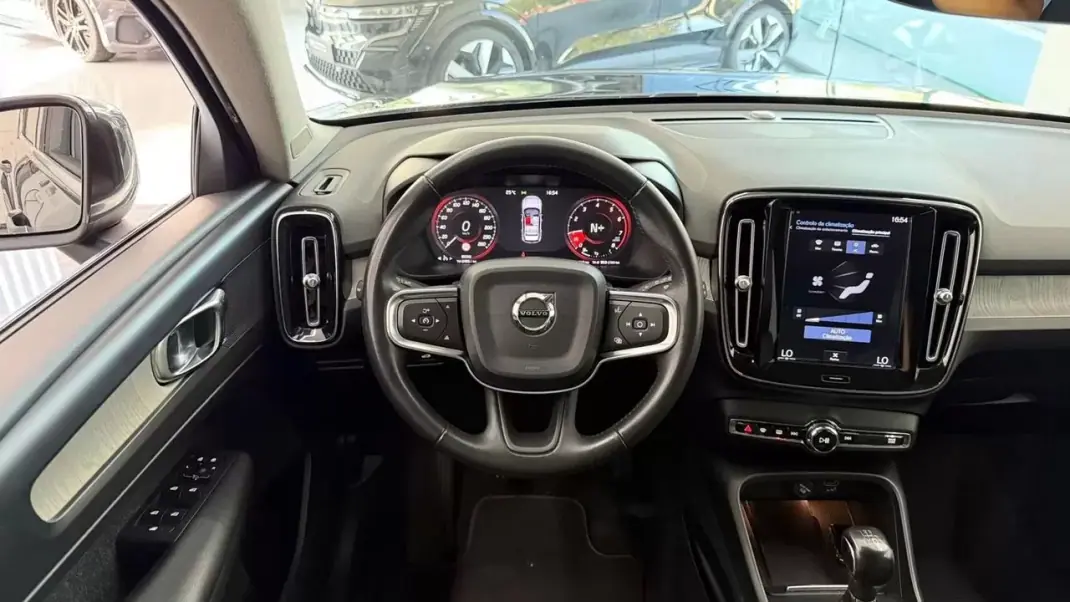 Volvo XC 40 2018 - 24990 EUR, 65080 km - 65080km - foto 17 de 30