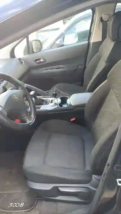 Peugeot 3008 2010 - 8000 EUR, 78000 km - AUTO.MOTO.pt - 78000km - foto 8 de 11