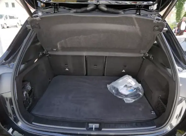 Mercedes-Benz EQA 2021 - 29900 EUR, 34000 km - AUTO.MOTO.pt - 34000km - foto 7 de 10