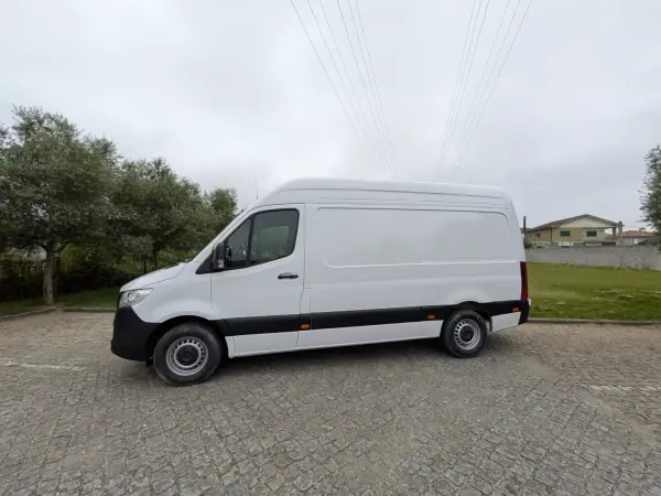 Mercedes-Benz 2025 - 44500 EUR, 29000 km - AUTO.MOTO.pt - 29000km - foto 4 de 19