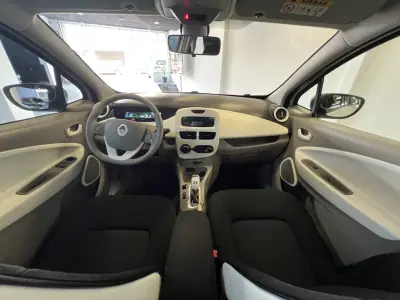 Renault Zoe 2018 - 10990 EUR, 130000 km - AUTO.MOTO.pt - 130000km - foto 6 de 36