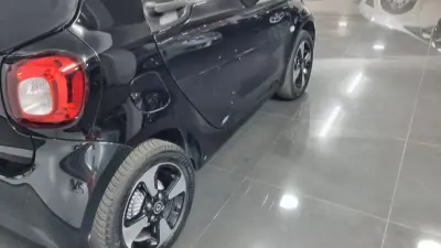 Smart Fortwo Cabrio 2021 - 13990 EUR, 59000 km - AUTO.MOTO.pt - 59000km - foto 35 de 37