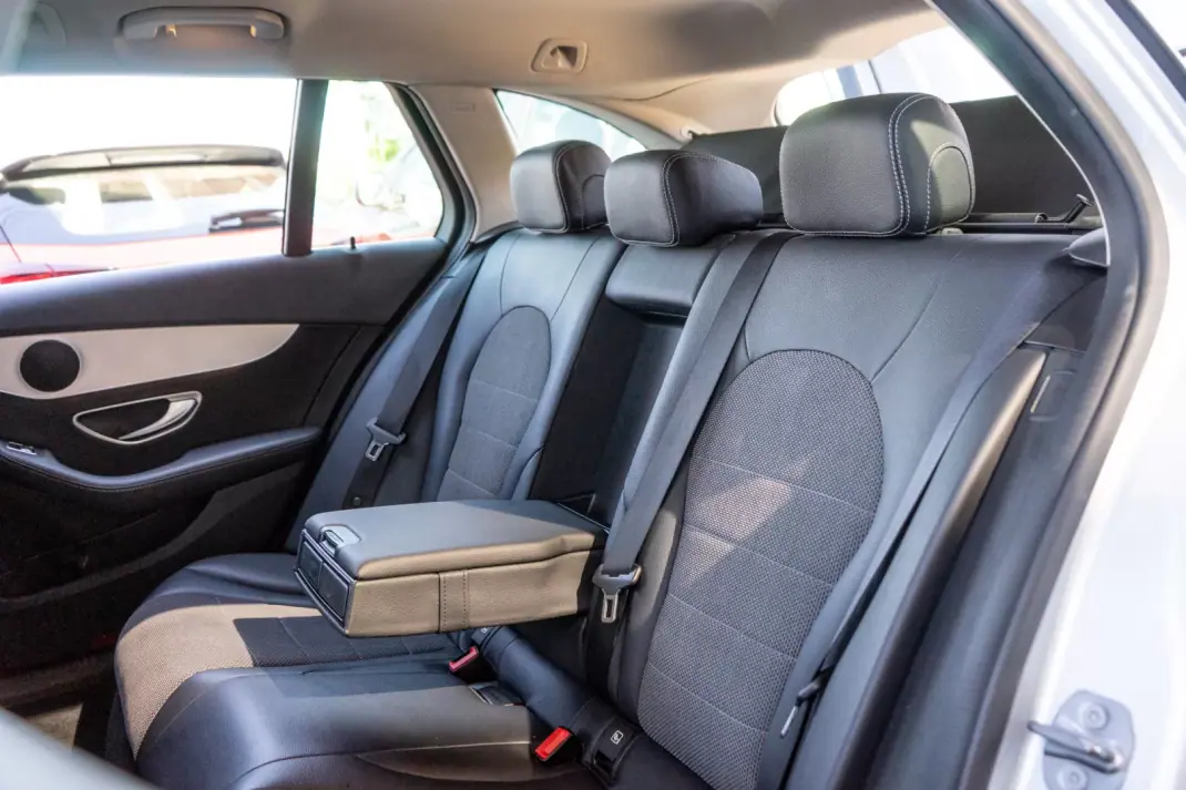 Mercedes-Benz C 200 2019 - 22900 EUR, 84000 km - AUTO.MOTO.pt - 84000km - foto 16 de 19