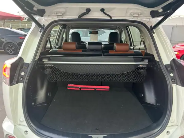 Toyota RAV4 2019 - 29990 EUR, 53500 km - AUTO.MOTO.pt - 53500km - foto 15 de 16
