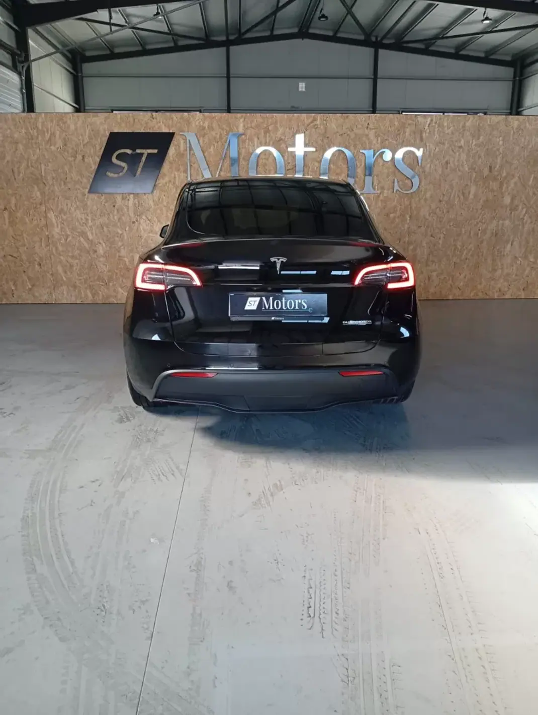 Tesla Model Y 2022 - 37500 EUR, 92000 km - AUTO.MOTO.pt - 92000km - foto 7 de 20