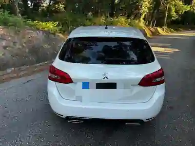 Peugeot 308 SW 2020 - 15500 EUR, 170000 km - AUTO.MOTO.pt - 170000km - foto 3 de 12