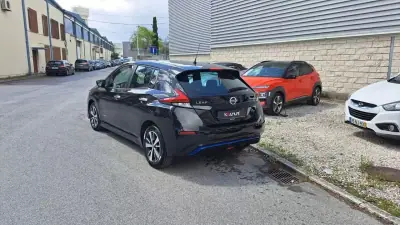 Nissan Leaf 2018 - 12890 EUR, 62000 km - AUTO.MOTO.pt - 62000km - foto 22 de 45
