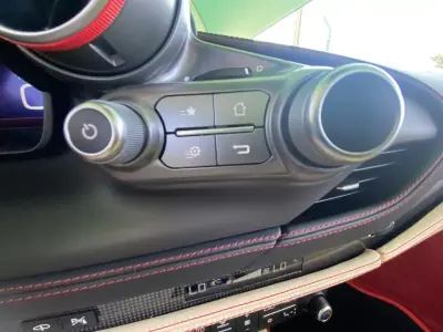Ferrari F8 Tributo 2022 - 425600 EUR, 4336 km - AUTO.MOTO.pt - 4336km - foto 48 de 54