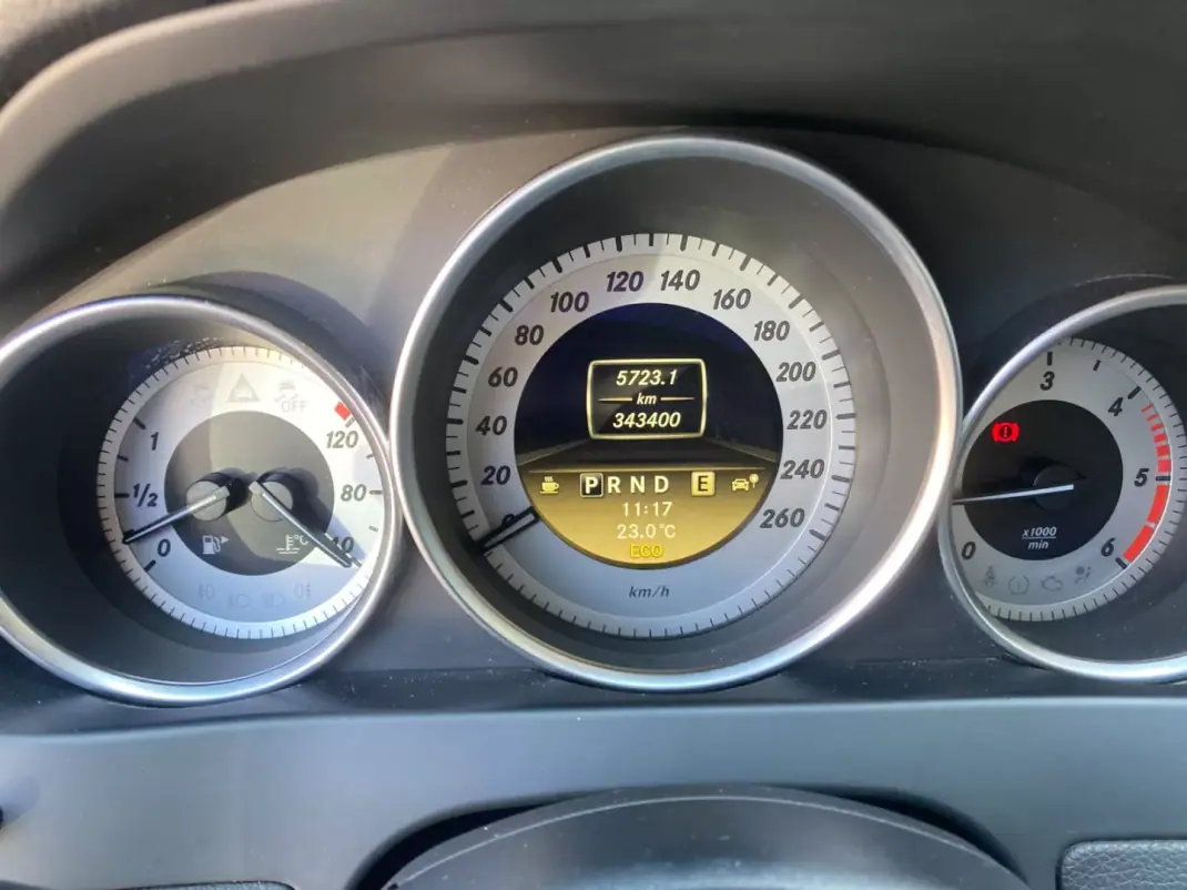 Mercedes-Benz C 220 2012 - 11450 EUR, 343400 km - 343400km - foto 10 de 22