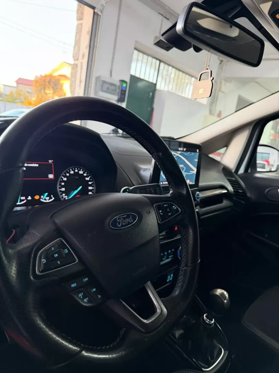 Ford EcoSport 2019 - 14900 EUR, 137000 km - AUTO.MOTO.pt - 137000km - foto 8 de 14