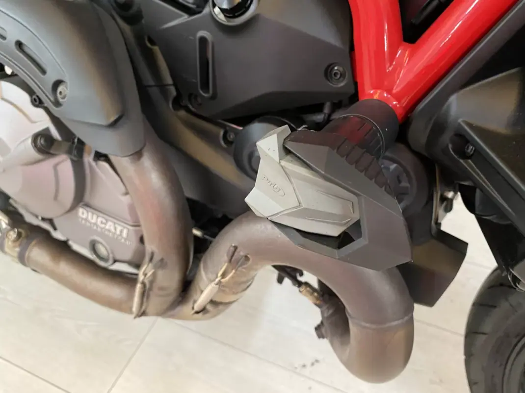 Ducati Monster 1000 2018 - 9950 EUR, 10707 km - AUTO.MOTO.pt - 10707km - foto 9 de 19