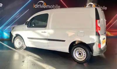 Renault KANGOO 1.5 BLUE DCI 3LUG EDITION ONE 2018 - 11900 EUR, 121178 km - AUTO.MOTO.pt - 121178km - foto 9 de 28