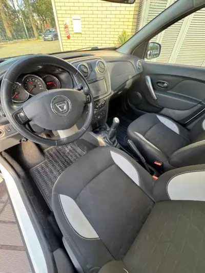 Dacia Sandero 2014 - 7900 EUR, 157500 km - AUTO.MOTO.pt - 157500km - foto 7 de 10