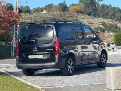 Citroën Berlingo 2021 - 18500 EUR, 211000 km - AUTO.MOTO.pt - 211000km - foto 5 de 37