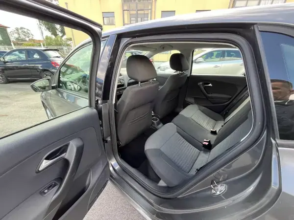 Volkswagen Polo 2009 - 6750 EUR, 237000 km - AUTO.MOTO.pt - 237000km - foto 32 de 41
