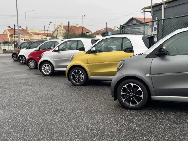 Smart Fortwo Cabrio 2020 - 14980 EUR, 20000 km - AUTO.MOTO.pt - 20000km - foto 5 de 9