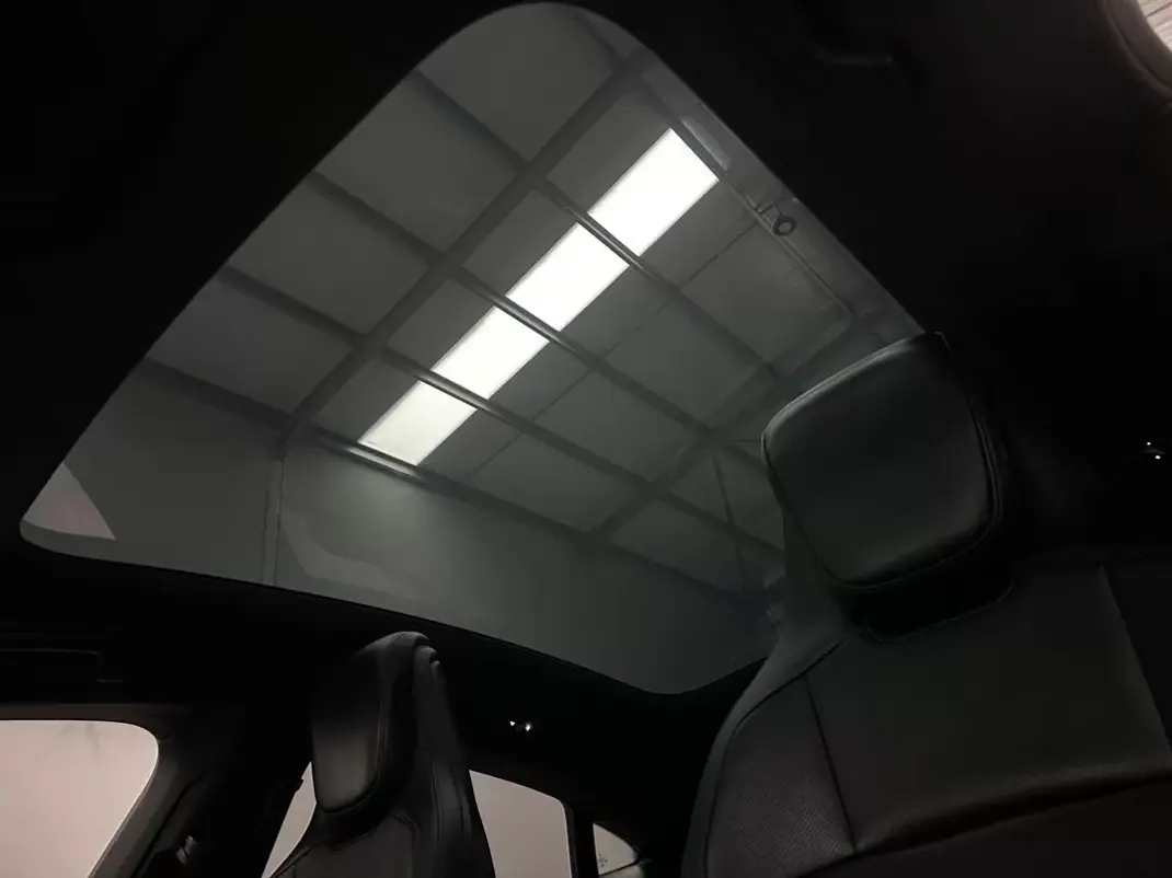 Porsche Taycan 2023 - 68800 EUR, 94000 km - AUTO.MOTO.pt - 94000km - foto 17 de 20