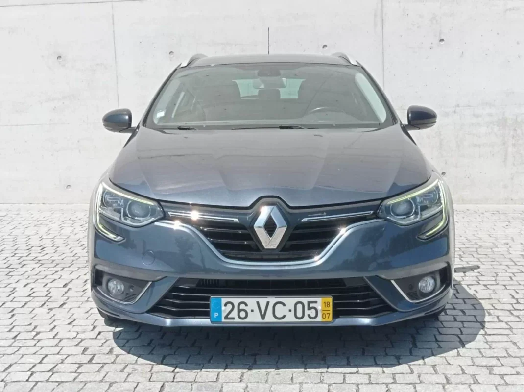 Renault Mégane Sport Tourer 2018 - 10990 EUR, 254300 km - AUTO.MOTO.pt - 254300km - foto 2 de 14