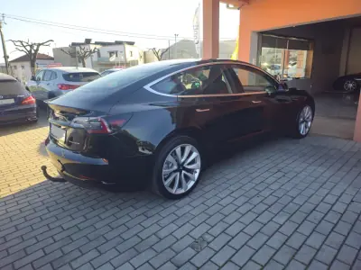 Tesla Model 3 2019 - 23500 EUR, 119000 km - AUTO.MOTO.pt - 119000km - foto 4 de 13