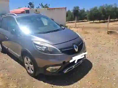 Renault Scénic 2014 - 4750 EUR, 167528 km - AUTO.MOTO.pt - 167528km - foto 2 de 11