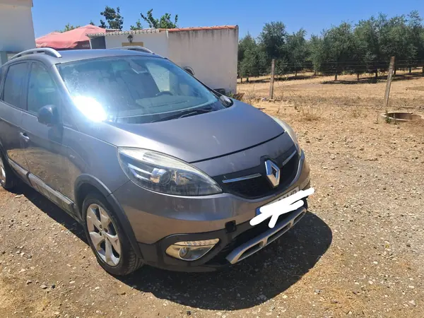 Renault Scénic 2014 - 4750 EUR, 167528 km - AUTO.MOTO.pt - 167528km - foto 2 de 11
