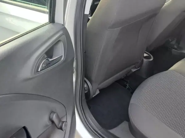 Opel Corsa 2017 - 12900 EUR, 88000 km - AUTO.MOTO.pt - 88000km - foto 17 de 38
