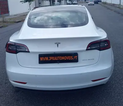 Tesla Model 3 2021 - 28990 EUR, 78600 km - 78600km - foto 8 de 18