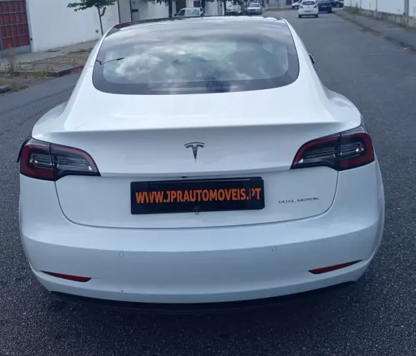 Tesla Model 3 2021 - 28990 EUR, 78600 km - 78600km - foto 8 de 18