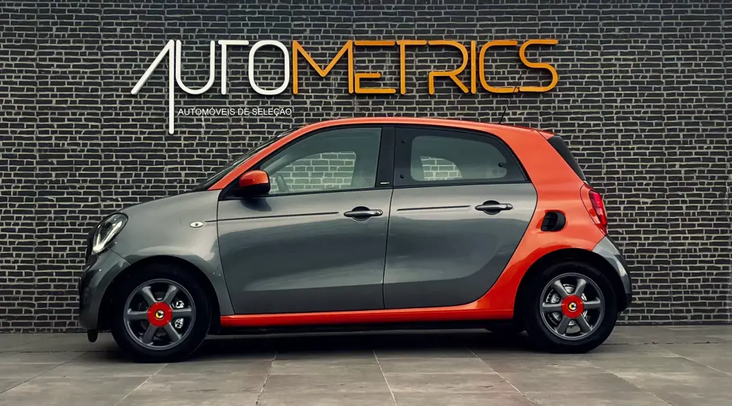 Smart ForFour 2015 - 9900 EUR, 104000 km - AUTO.MOTO.pt - 104000km - foto 4 de 16