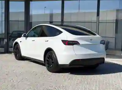 Tesla Model Y 2022 — foto 6 de 10